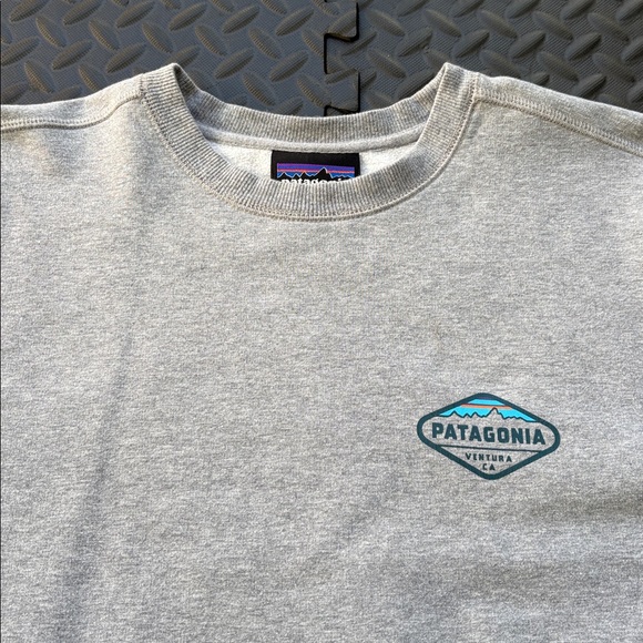 Patagonia Light Gray Crewneck Men's Sweater size M - Picture 2 of 6